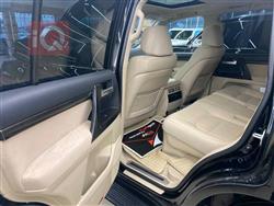 تۆیۆتا لاند کروزەر